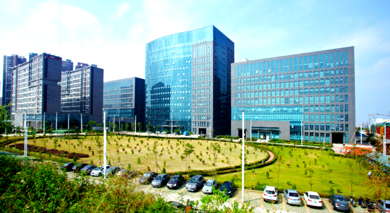 襄阳移动板房与住人集装箱在工地临建中的选型要点
